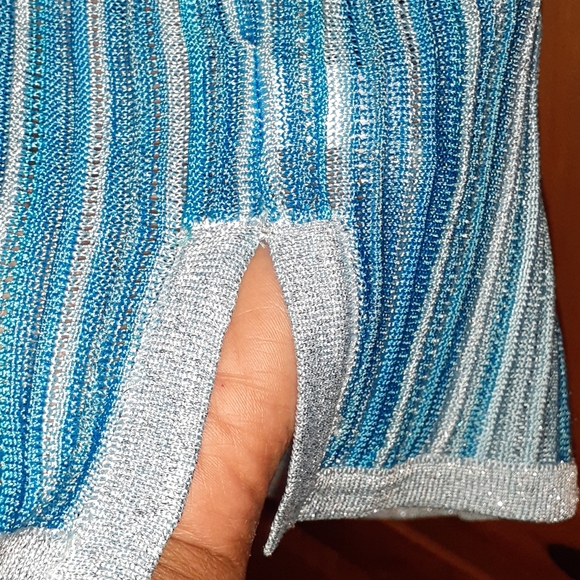 Top - Picture 2 of 4